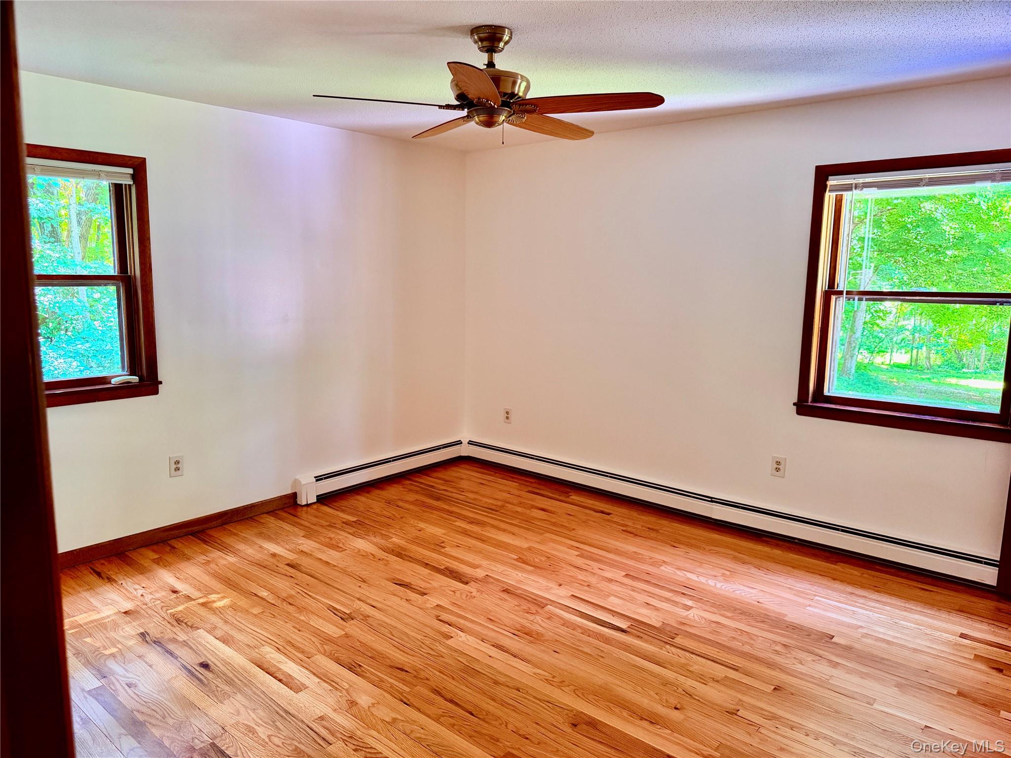 126 Carter Road Pleasant Valley, NY 12569 - Photo 20 of 32 Primary Ensuite with WIC and full bathroom
