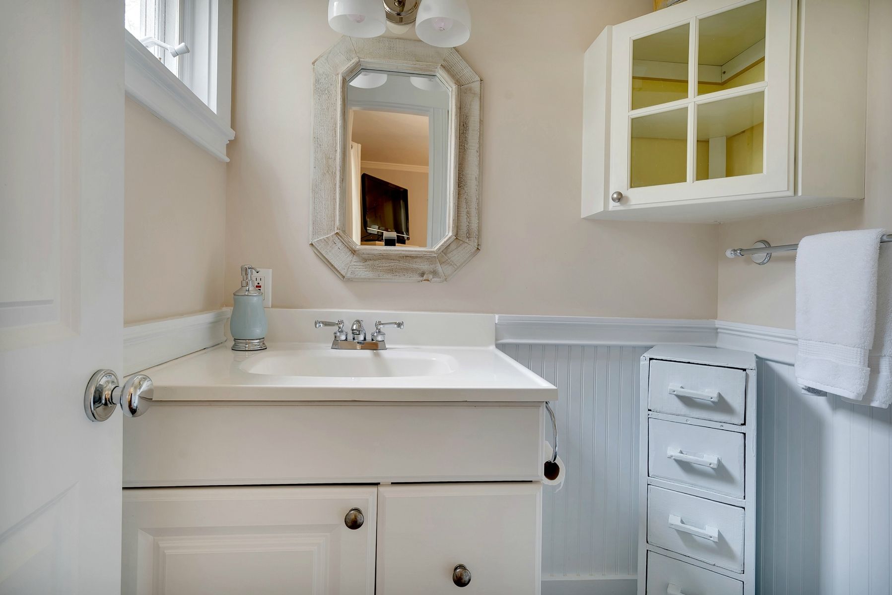 101 Kings Point Road East Hampton, NY 11937 - Photo 13 of 21