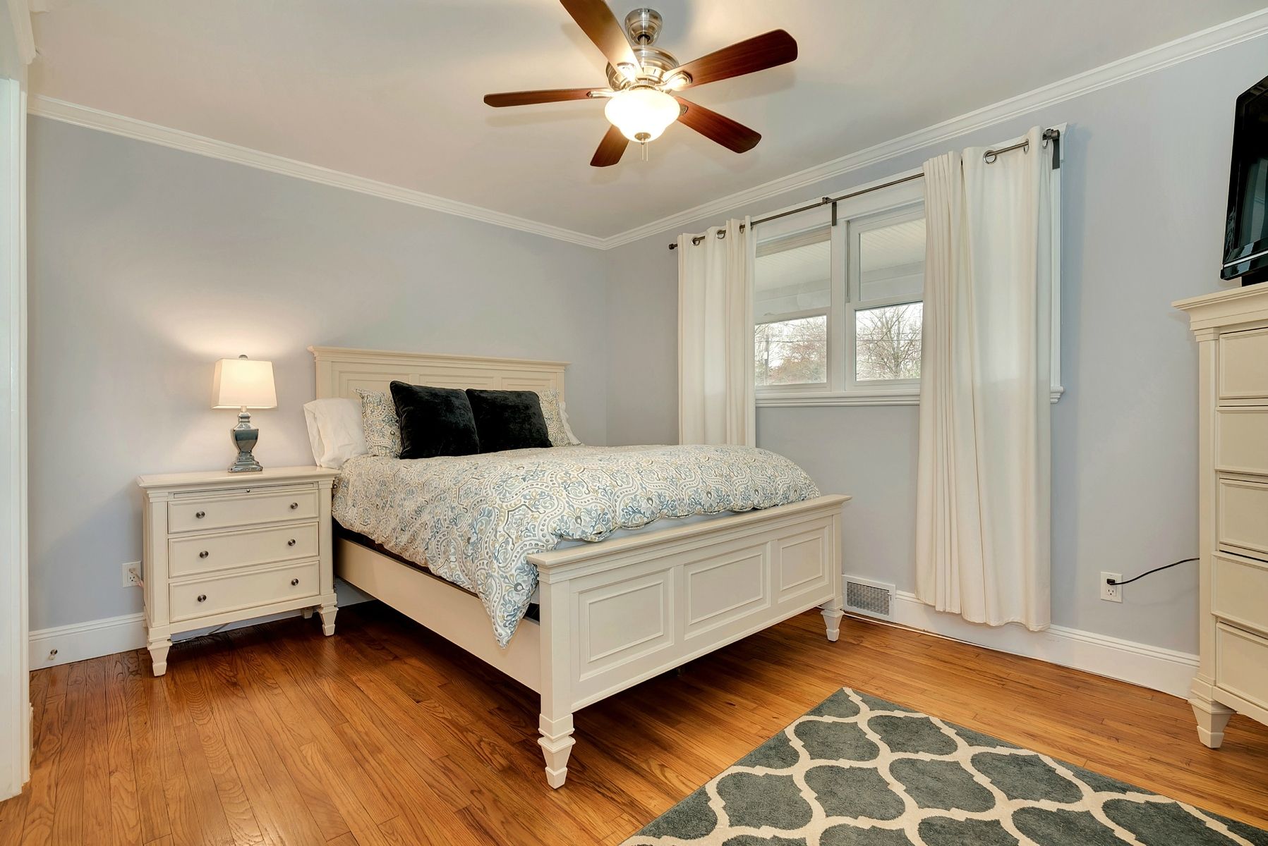 101 Kings Point Road East Hampton, NY 11937 - Photo 14 of 21