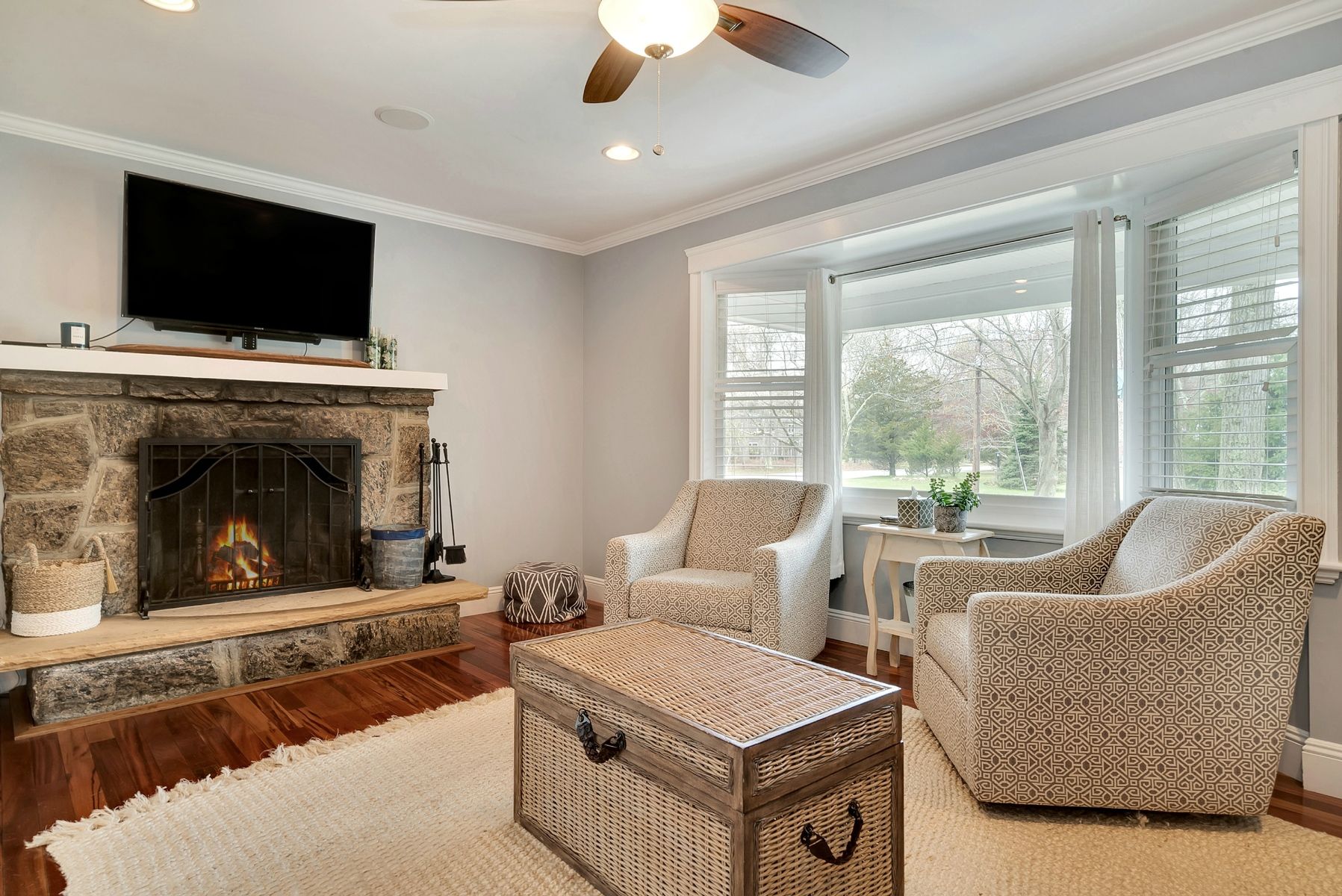 101 Kings Point Road East Hampton, NY 11937 - Photo 2 of 21