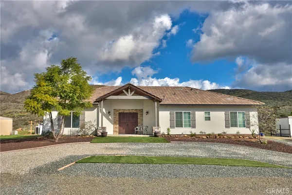 $889,000 | 40105 Voyager Road, Hemet, CA 92544