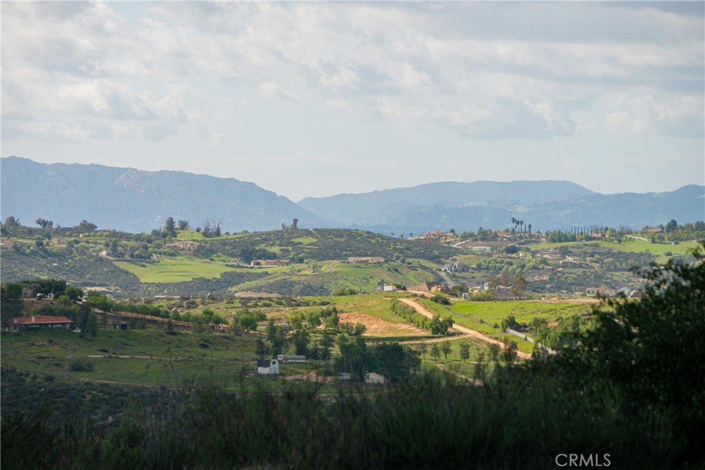 40105 Voyager Road Hemet, CA 92544 - Photo 23 of 27 a view of a city with mountains in the background