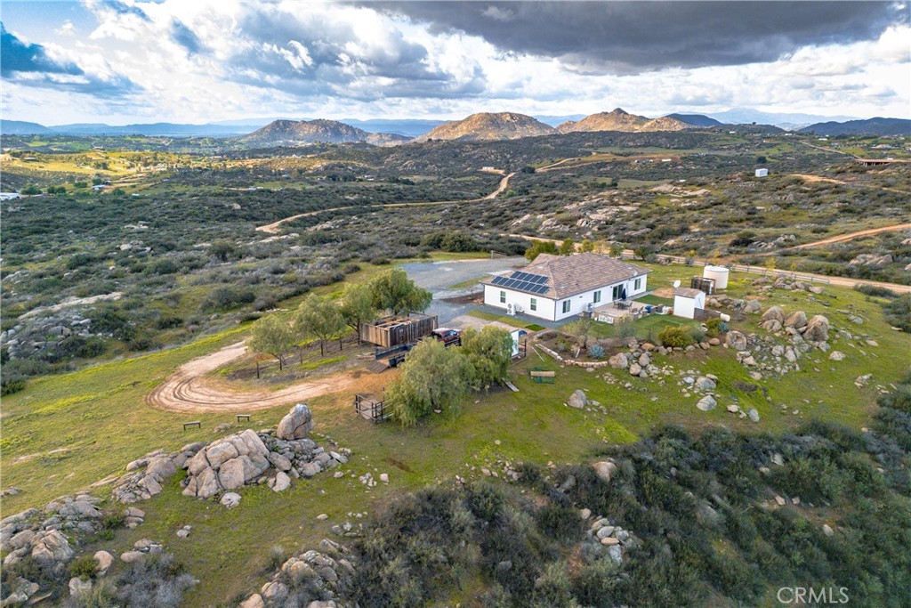 40105 Voyager Road Hemet, CA 92544 - Photo 25 of 27 a view of city and ocean