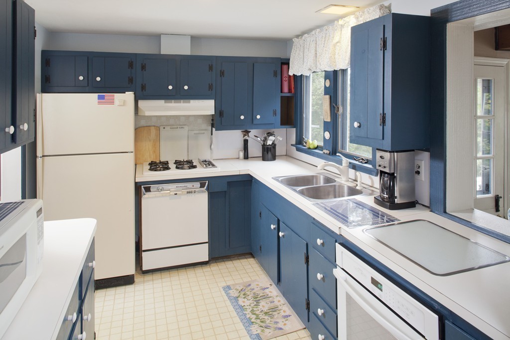 76 Upland Road Marshfield, MA 02050 - Photo 6 of 14 Gallery Image 6