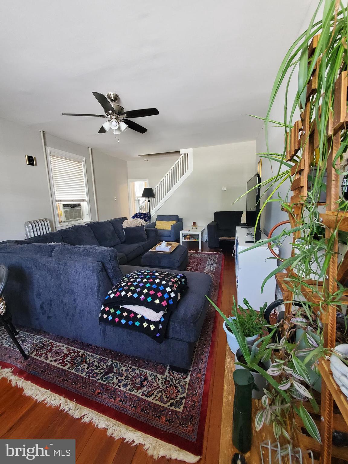343 Spring Mill Avenue Conshohocken, PA 19428 - Photo 2 of 23 Living room