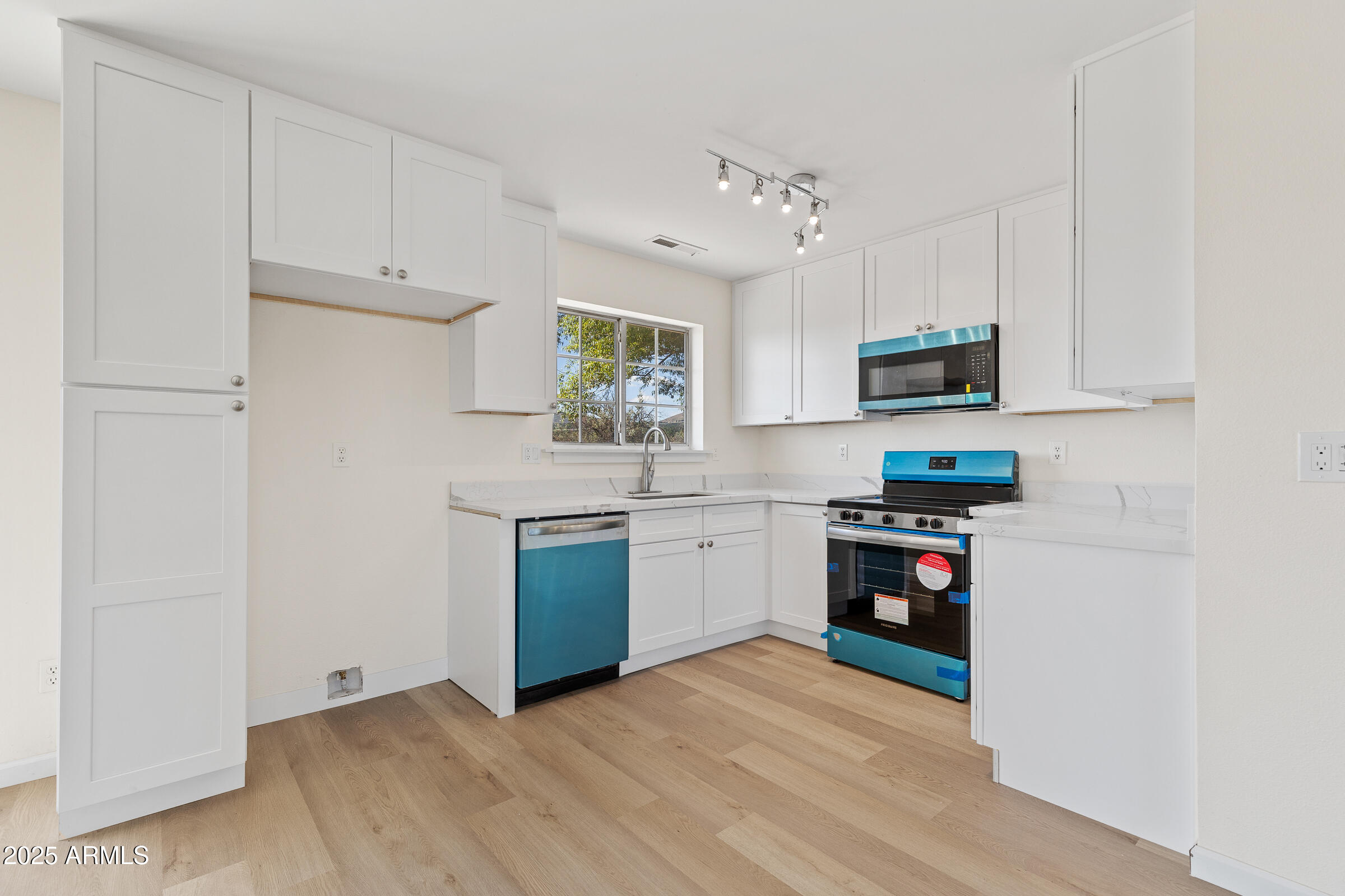 6040 East Robles Road Flagstaff, AZ 86004 - Photo 17 of 38 6040 E Robles-019