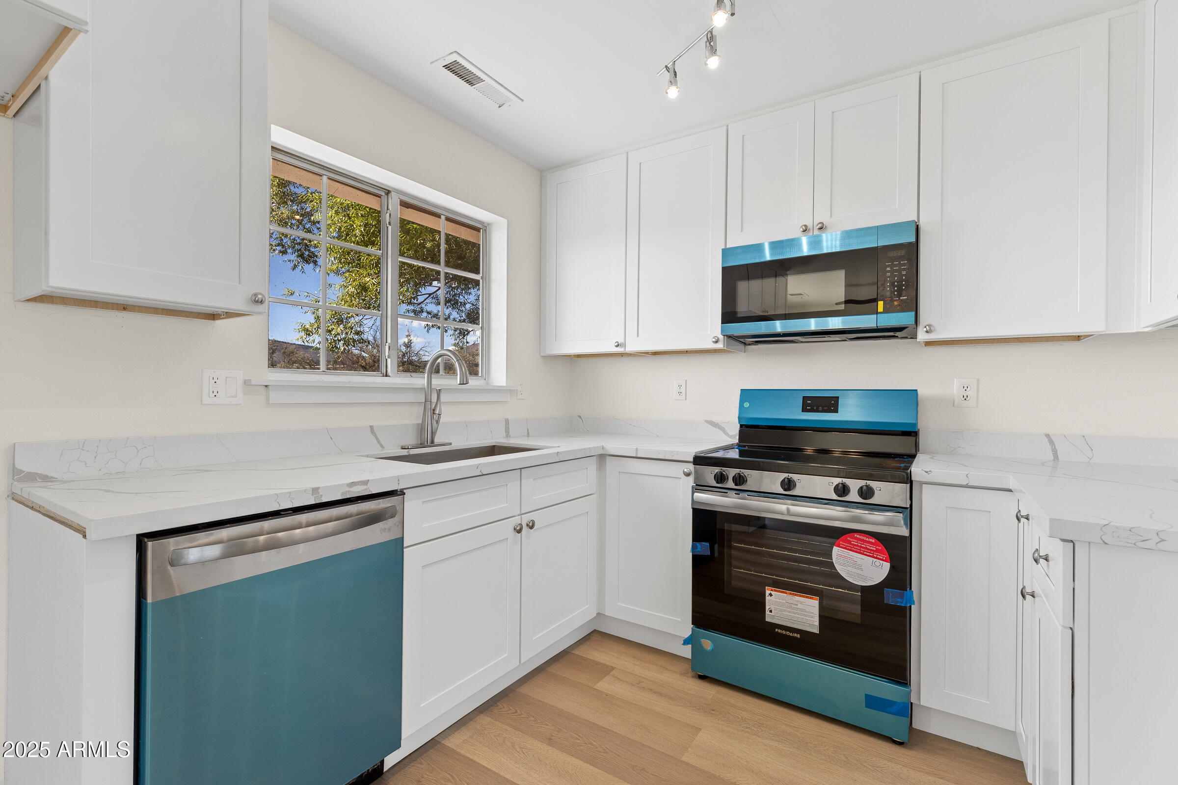 6040 East Robles Road Flagstaff, AZ 86004 - Photo 18 of 38 6040 E Robles-020