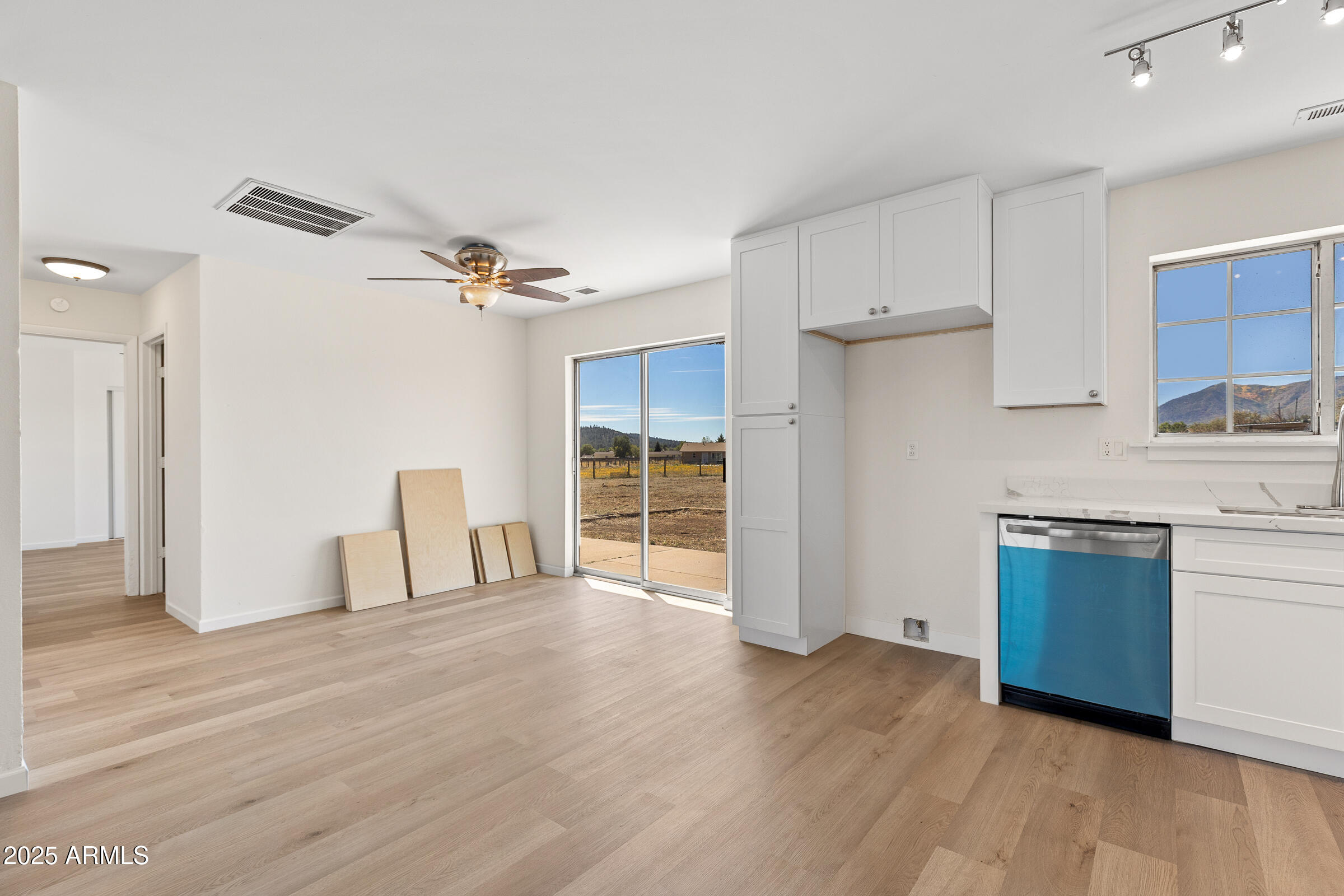 6040 East Robles Road Flagstaff, AZ 86004 - Photo 19 of 38 6040 E Robles-021