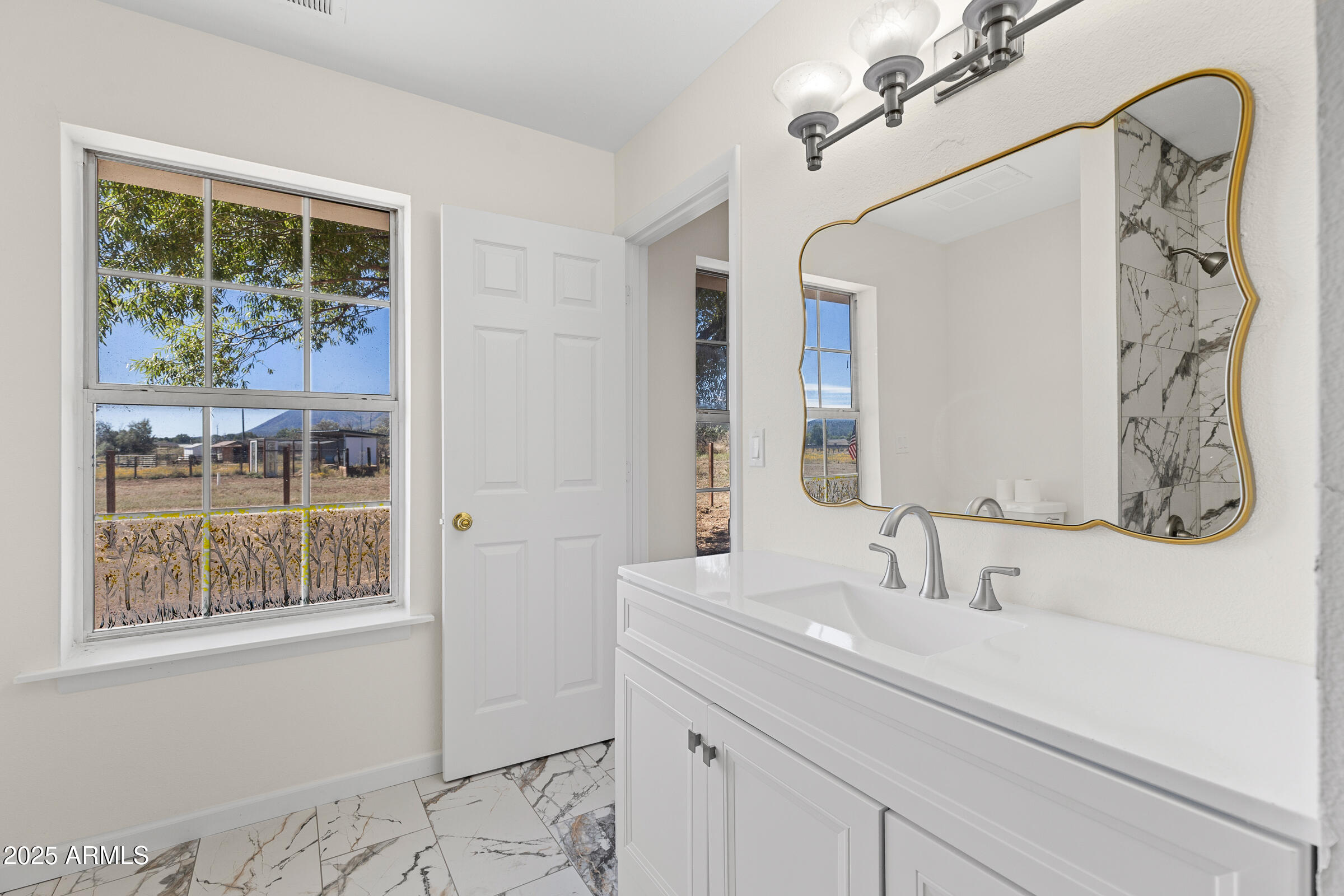 6040 East Robles Road Flagstaff, AZ 86004 - Photo 25 of 38 6040 E Robles-027