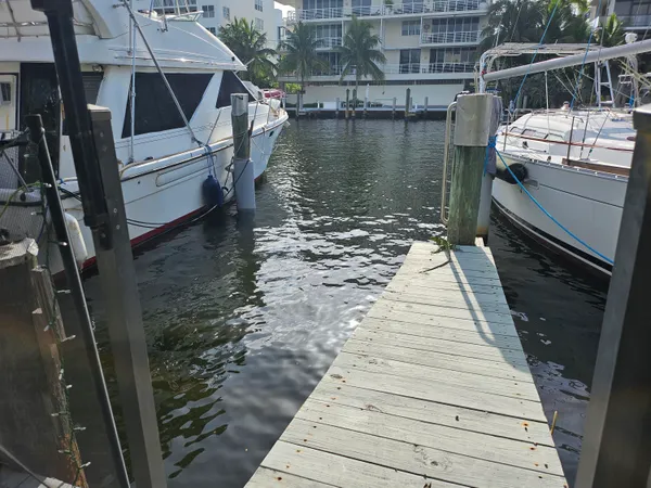 $650 | 300 Hendricks Isle, Fort Lauderdale, FL 33301