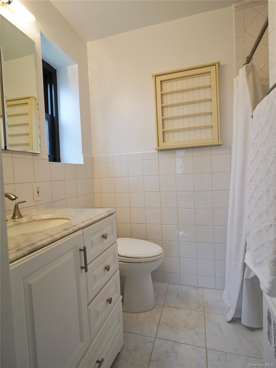 50 Brompton Road, Unit 3C Great Neck, NY 11021 - Photo 23 of 32