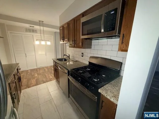 $2,000 | 458 River Road, Nutley, NJ 07110