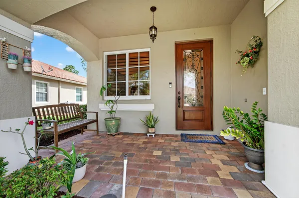 $562,000 | 6711 Osage Circle, West Palm Beach, FL 33413