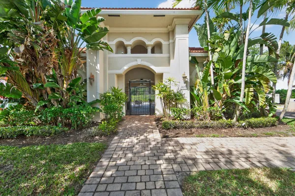 $562,000 | 6711 Osage Circle, West Palm Beach, FL 33413