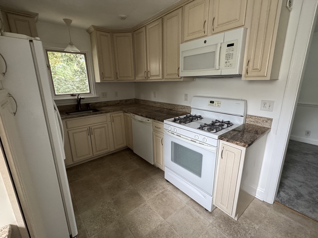 15-17 Belmont Road, Unit 2 Brookline, MA 02467 - Photo 2 of 14
