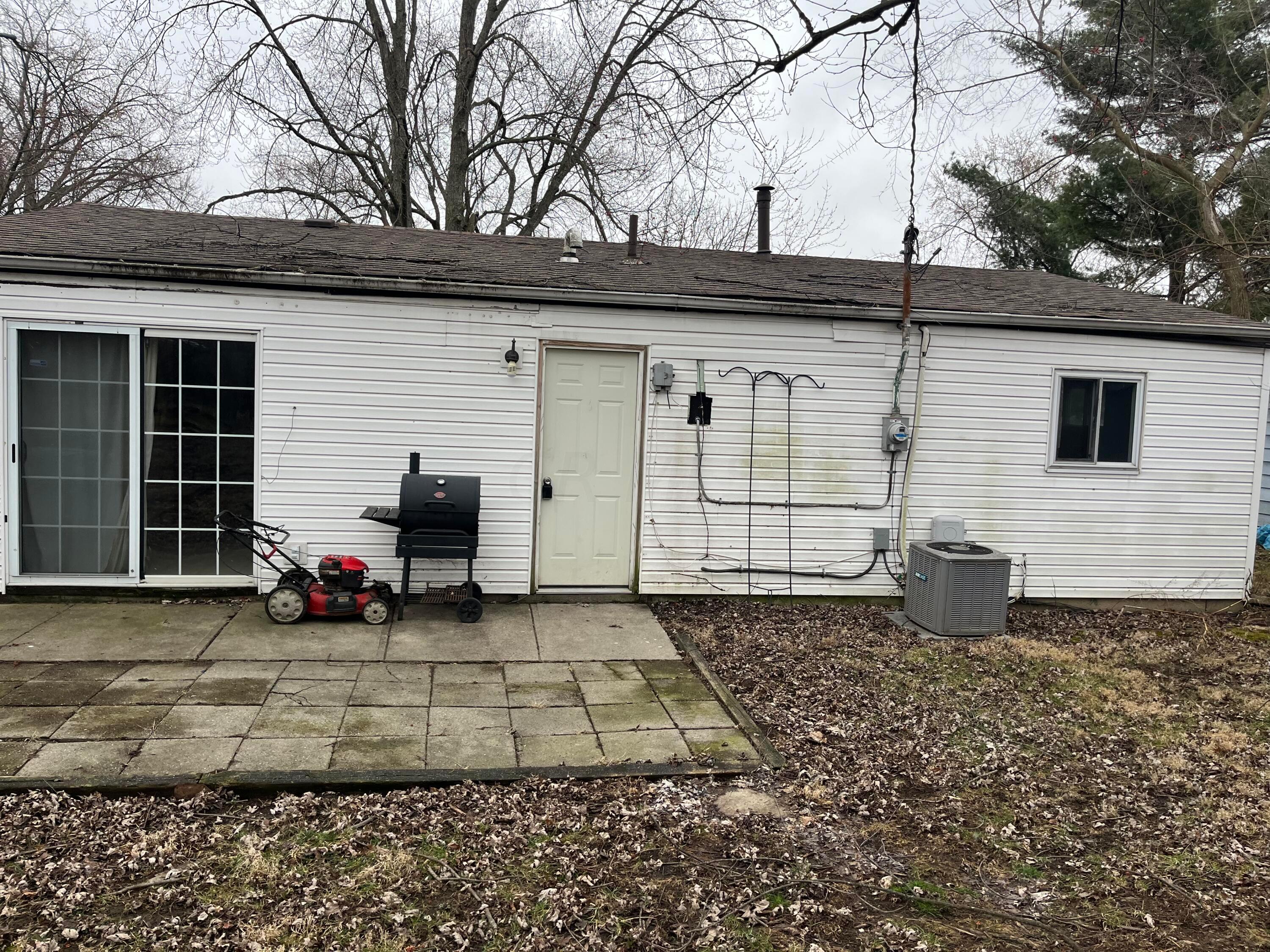 1621 Striebel Road Columbus, OH 43227 - Photo 3 of 14 A57D3C01-665E-42CF-8EC0-952E416C7946