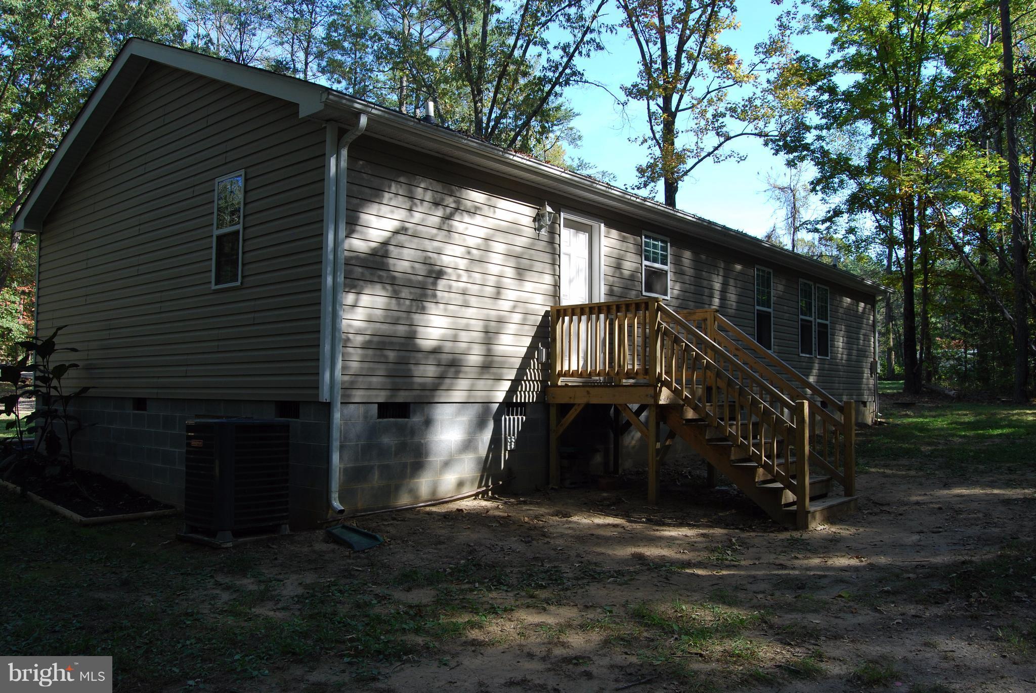 12372 Hunters Run King George, VA 22485 - Photo 22 of 25 Exterior (Rear)