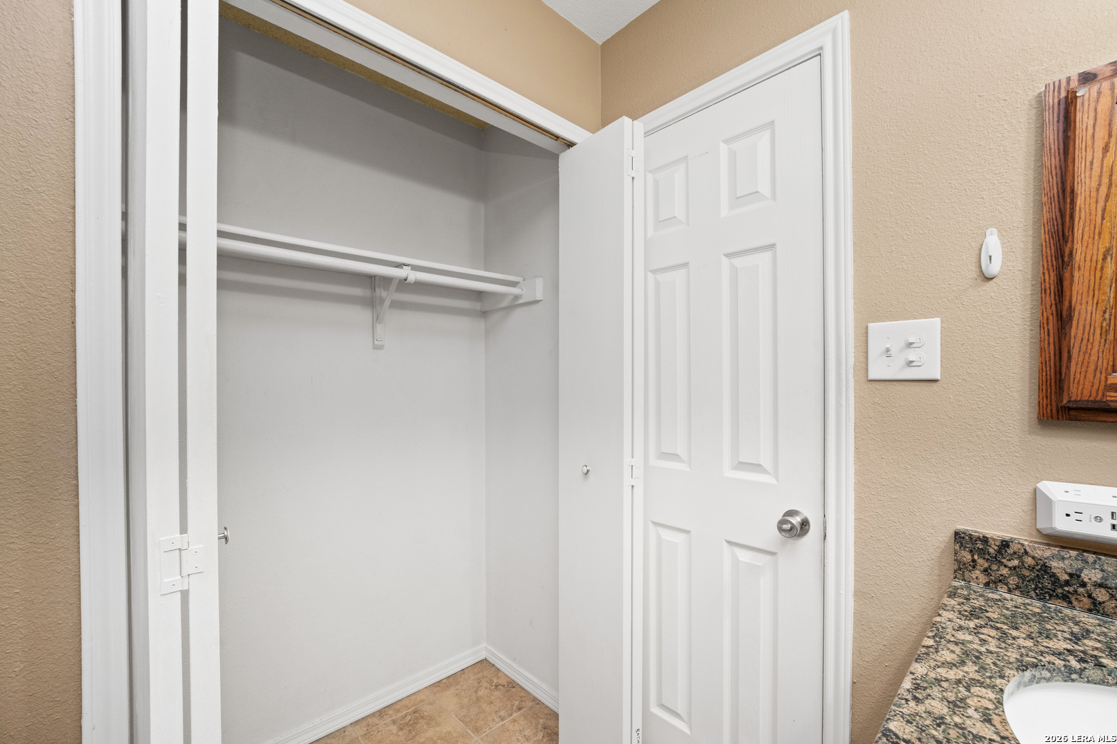 9140 Timber Path, Unit 4002 San Antonio, TX 78250 - Photo 11 of 19