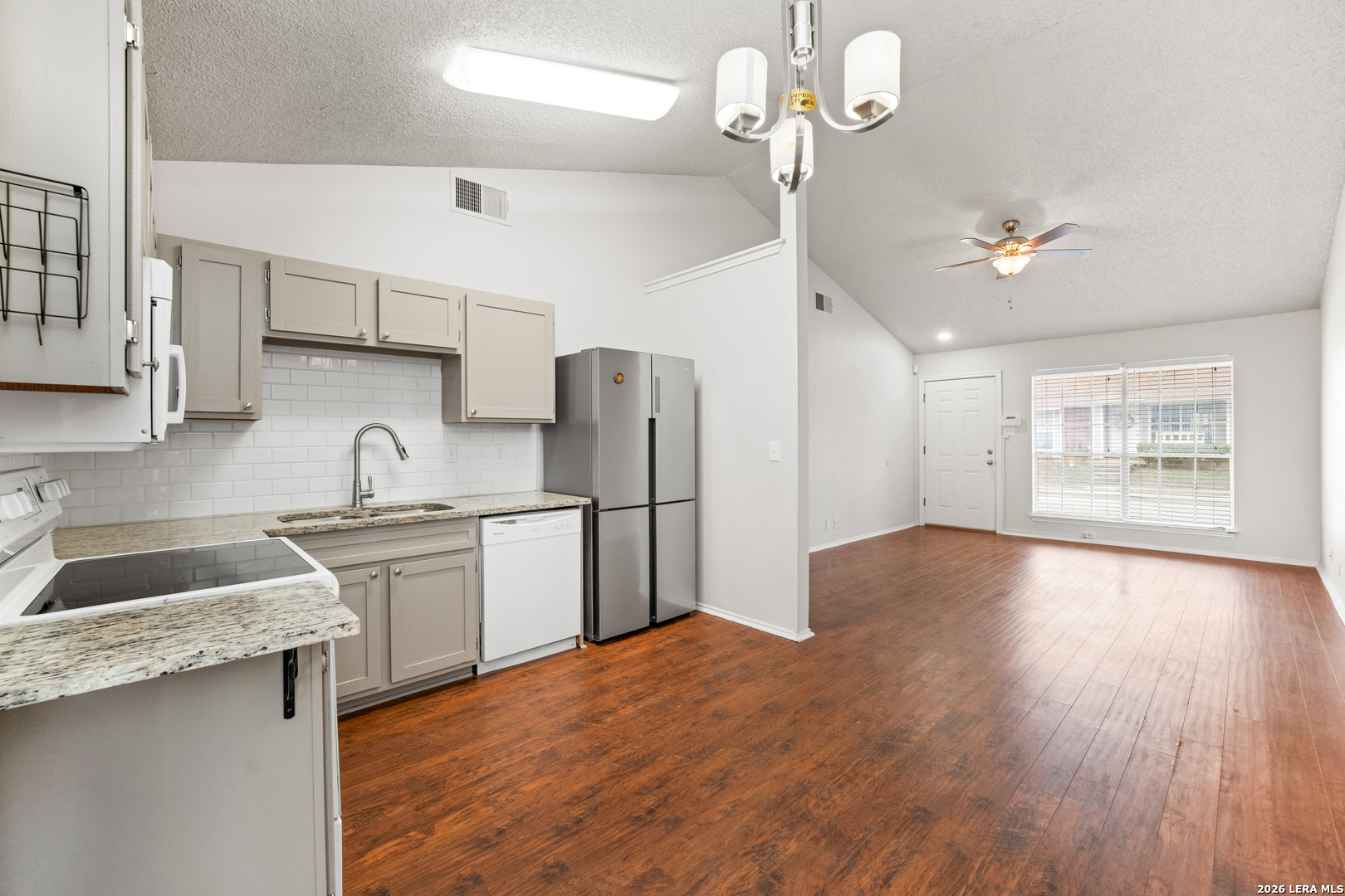 9140 Timber Path, Unit 4002 San Antonio, TX 78250 - Photo 5 of 19