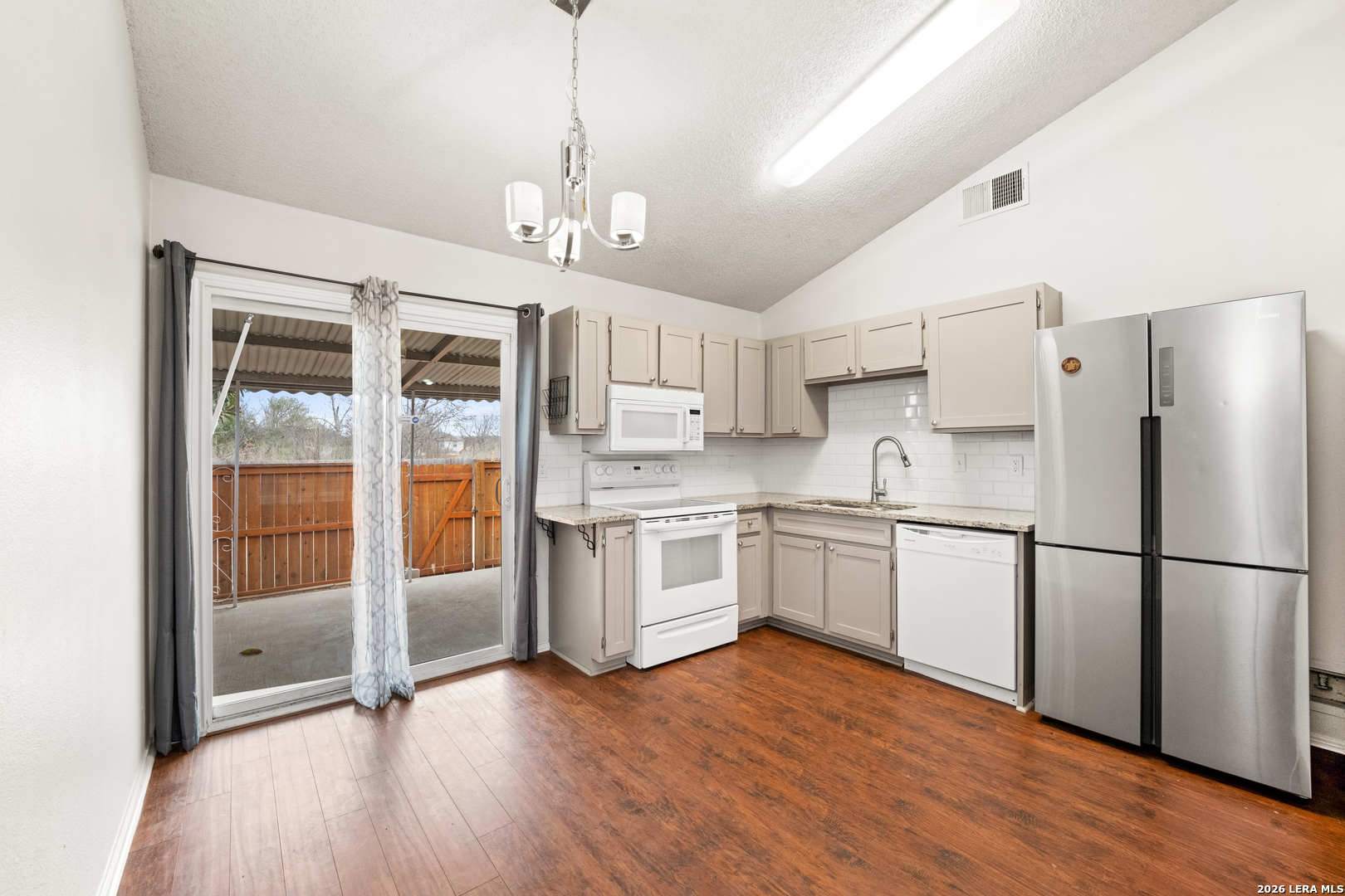 9140 Timber Path, Unit 4002 San Antonio, TX 78250 - Photo 6 of 19