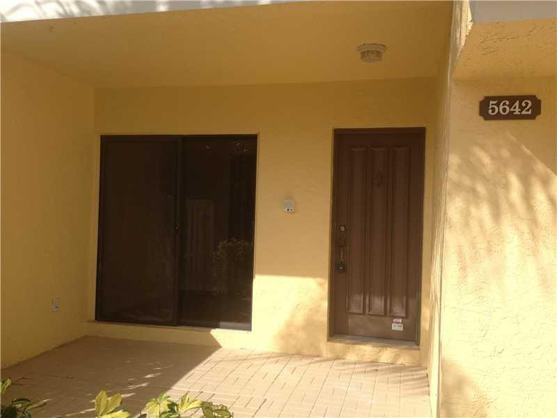 5642 Santiago Circle, Unit 5642 Boca Raton, FL 33433 - Photo 16 of 24 Exterior Front
