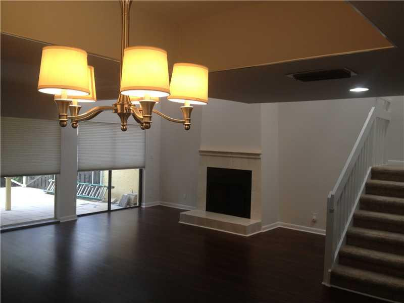 5642 Santiago Circle, Unit 5642 Boca Raton, FL 33433 - Photo 7 of 24 Living Room