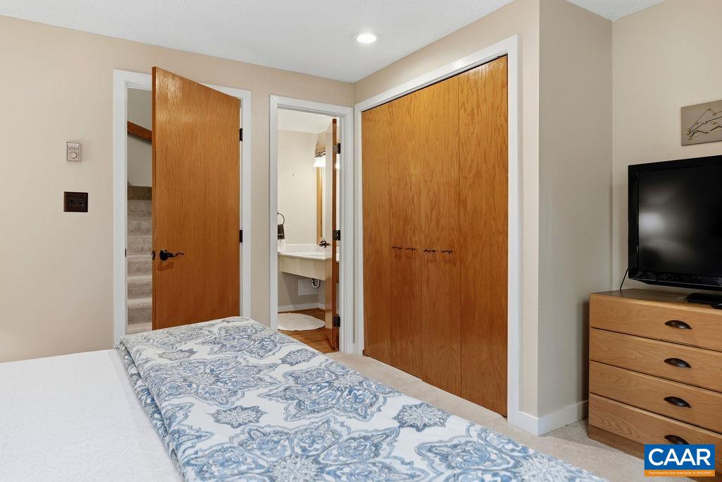 2127 Fairway Woods Roseland, VA 22967 - Photo 17 of 29