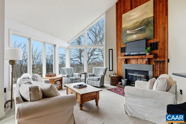 $291,500 | 2127 Fairway Woods, Roseland, VA 22967