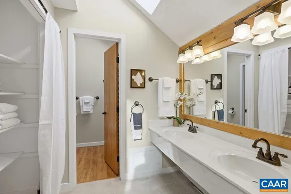 $291,500 | 2127 Fairway Woods, Roseland, VA 22967