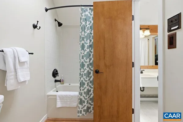 $291,500 | 2127 Fairway Woods, Roseland, VA 22967