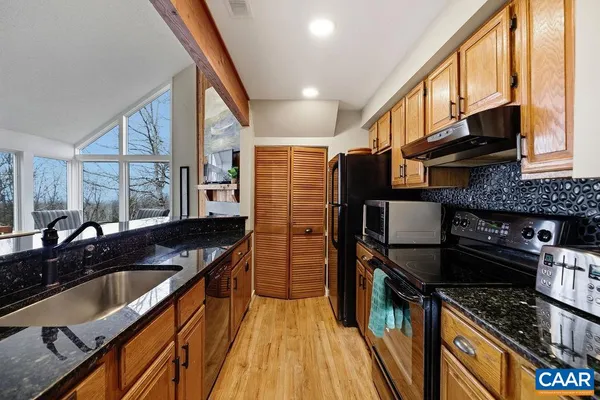 $291,500 | 2127 Fairway Woods, Roseland, VA 22967