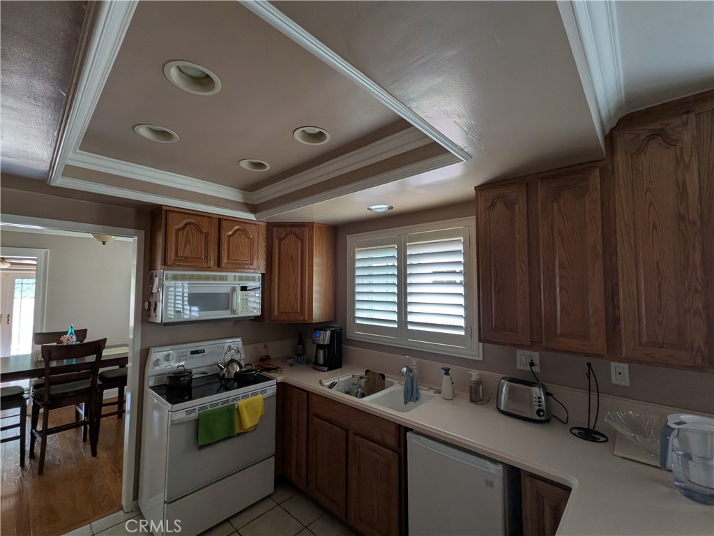 15739 Lone Ridge Place La Mirada, CA 90638 - Photo 15 of 39 Kitchen