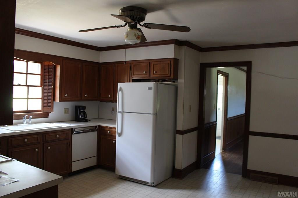 186 Willis Hare Road Pendleton, NC 27862 - Photo 10 of 37 Kitchen