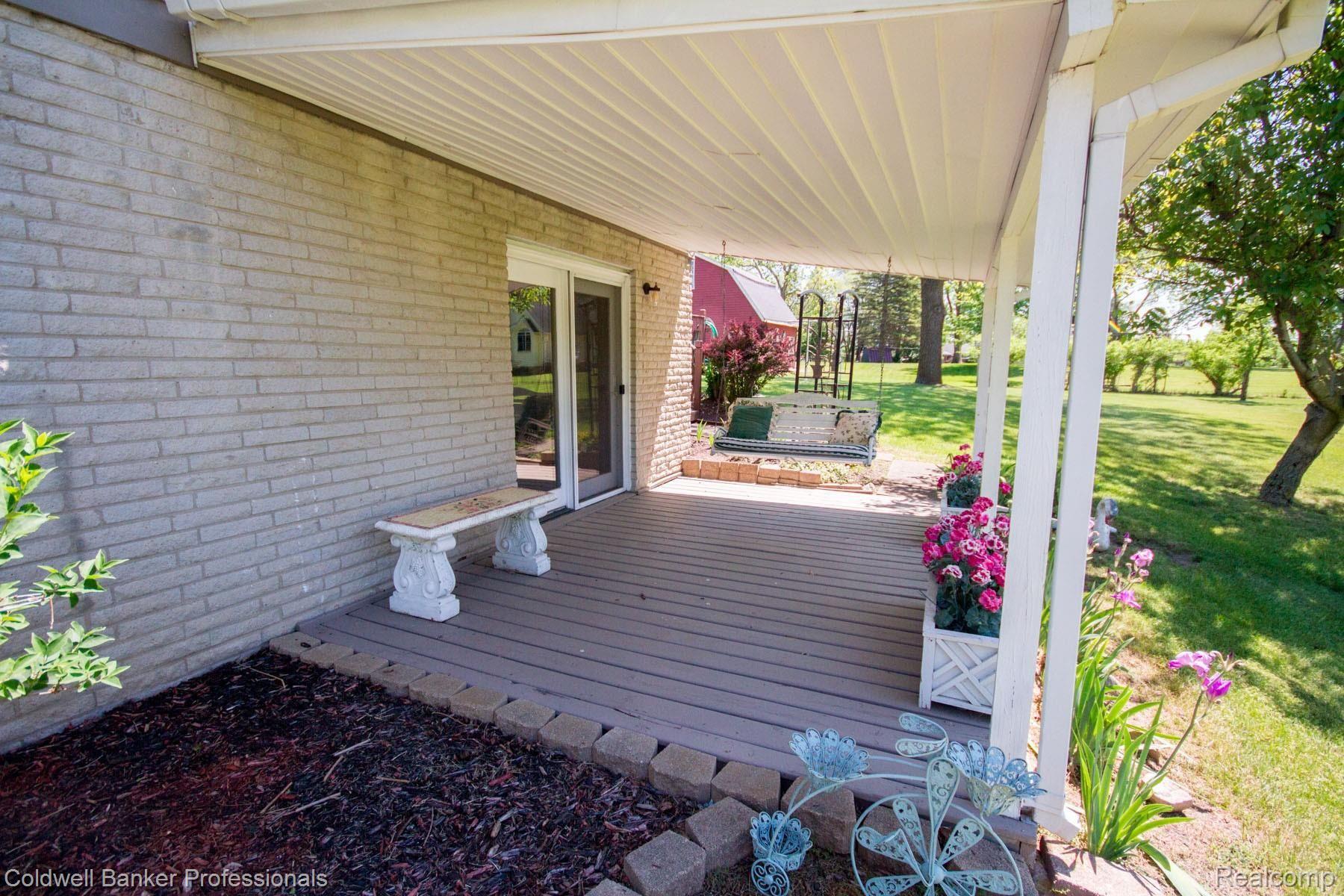 14027 Fenton Road Fenton, MI 48430 - Photo 3 of 36 Fenton Rd (8).jpg