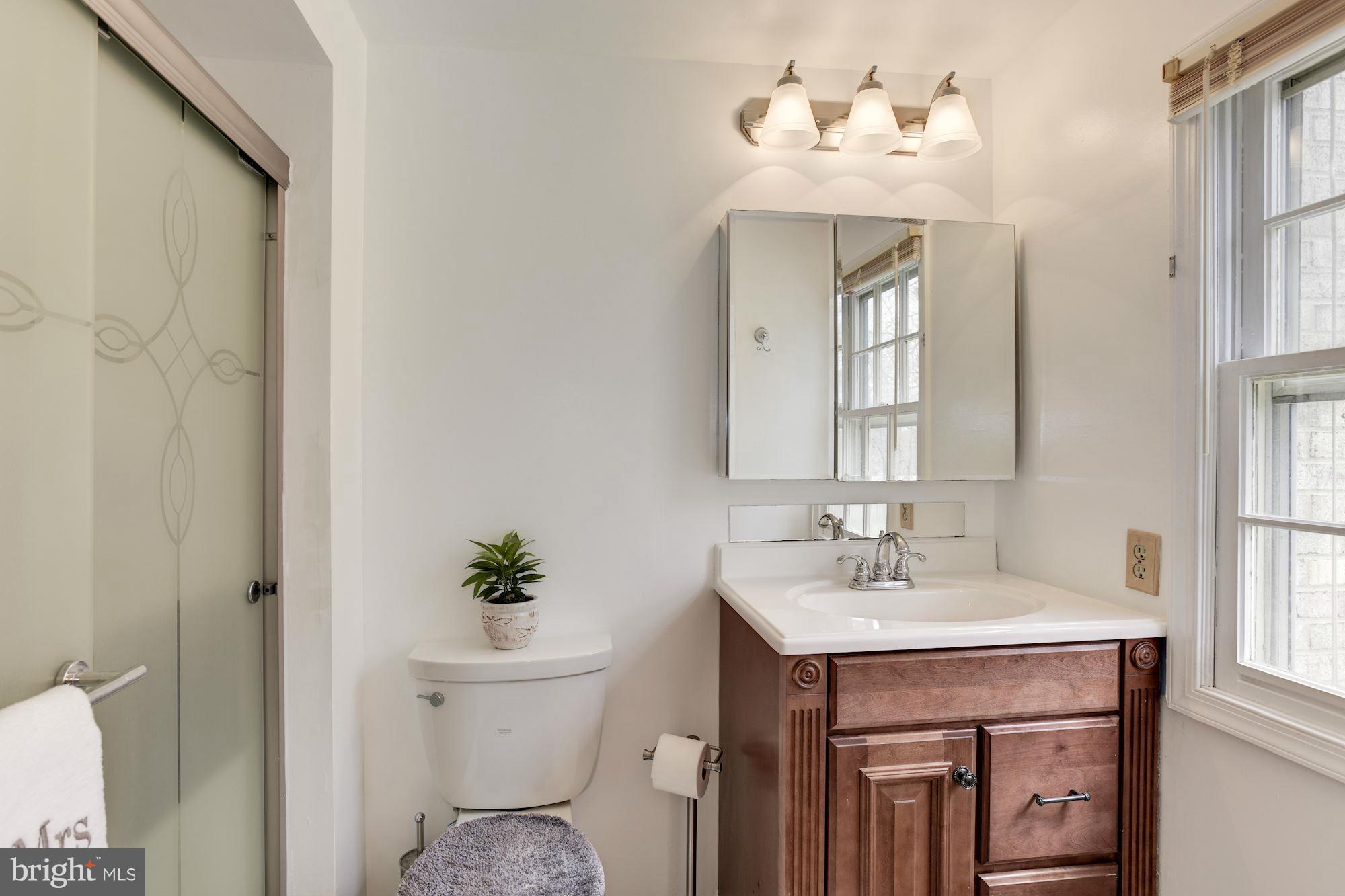 10301 Snowden Road Laurel, MD 20708 - Photo 22 of 30 Bath (Master)