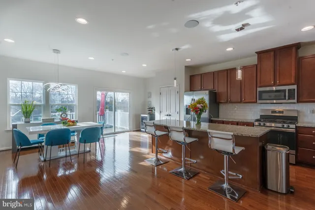 $400,000 | 31 Twomey Court, Unit 13, Wyncote, PA 19095