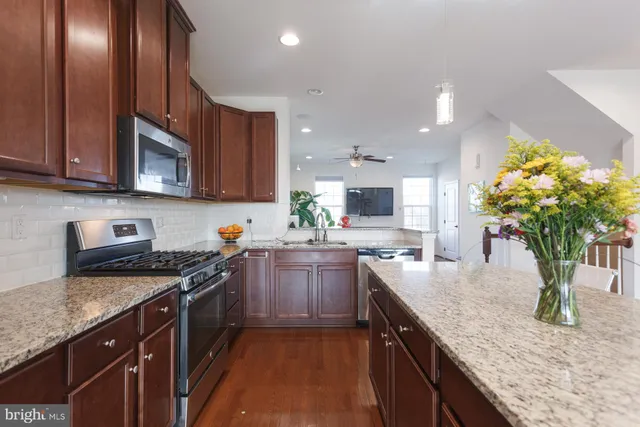 $400,000 | 31 Twomey Court, Unit 13, Wyncote, PA 19095