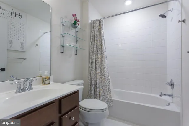 $400,000 | 31 Twomey Court, Unit 13, Wyncote, PA 19095