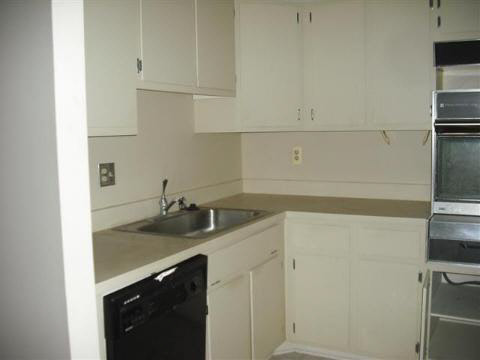 4921 South Crooks Road Royal Oak, MI 48073 - Photo 4 of 4 941172-3.JPG