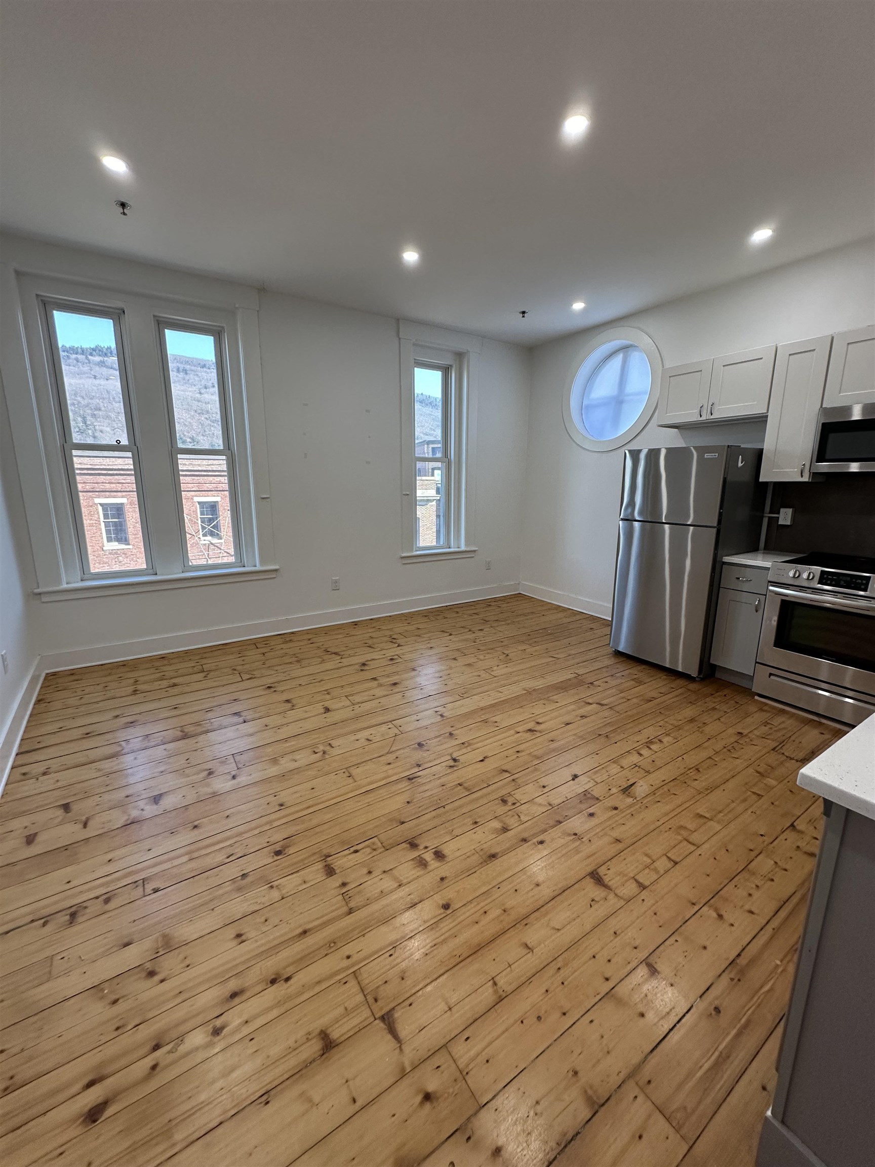 4 Elliot Street, Unit 11 Brattleboro, VT 05301 - Photo 2 of 9