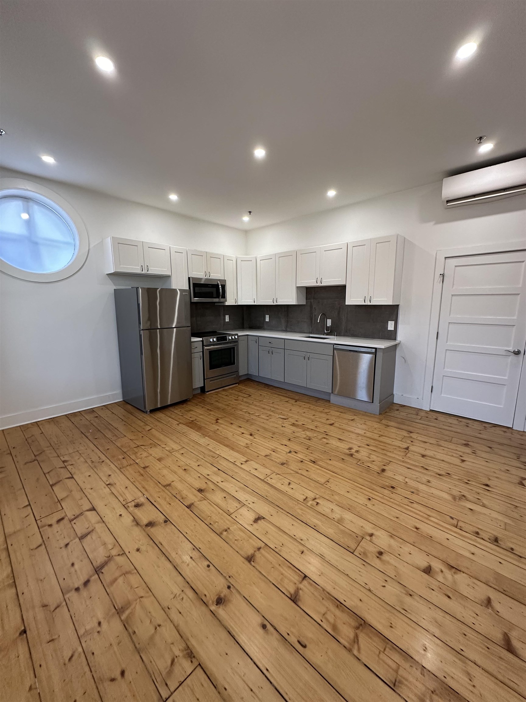 4 Elliot Street, Unit 11 Brattleboro, VT 05301 - Photo 4 of 9