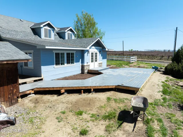 a view of a storage in a room