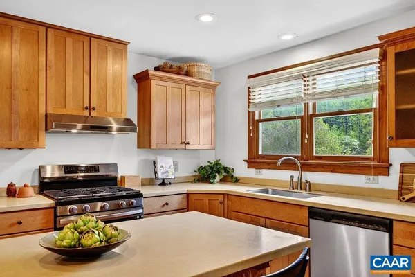 $1,650,000 | 10808 Patrick Henry Highway, Roseland, VA 22967