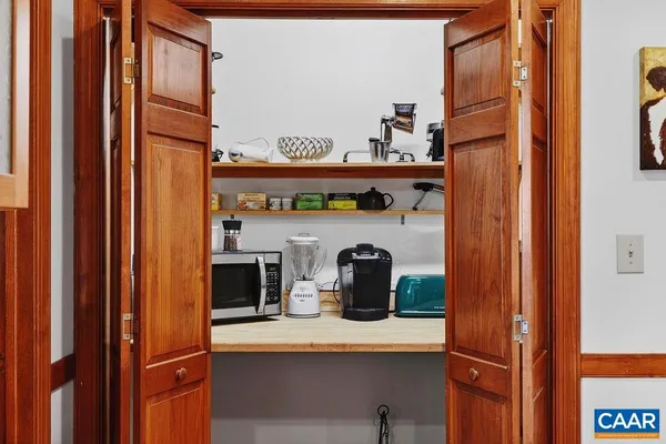 $1,650,000 | 10808 Patrick Henry Highway, Roseland, VA 22967