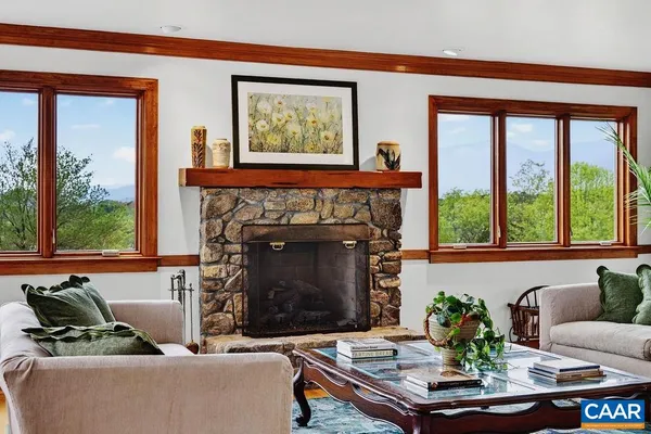 $1,650,000 | 10808 Patrick Henry Highway, Roseland, VA 22967