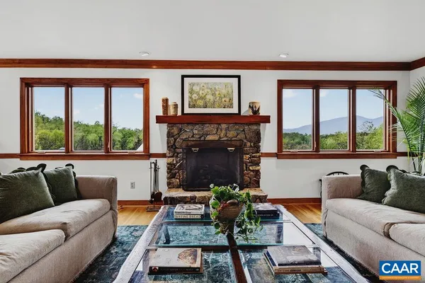 $1,650,000 | 10808 Patrick Henry Highway, Roseland, VA 22967