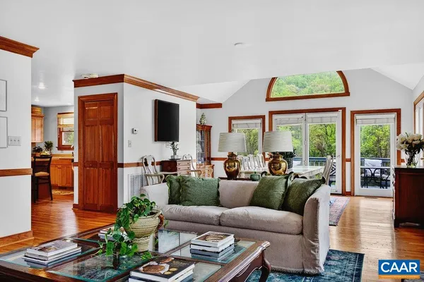 $1,650,000 | 10808 Patrick Henry Highway, Roseland, VA 22967