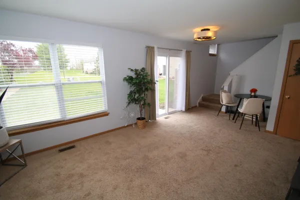 $255,500 | 1400 Hunters Ridge Drive, Unit 20, Genoa City, WI 53128
