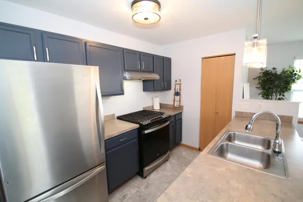 $255,500 | 1400 Hunters Ridge Drive, Unit 20, Genoa City, WI 53128