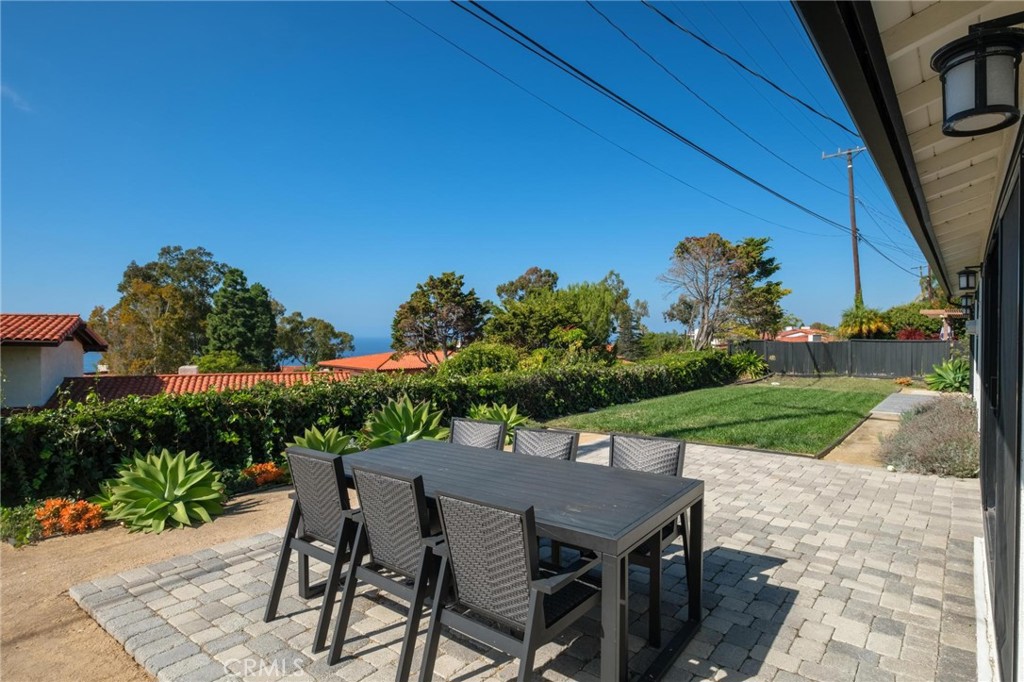 28405 Golden Meadow Drive Rancho Palos Verdes, CA 90275 - Photo 38 of 42 a patio with table and chairs